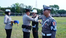 Apel Gelar Pasukan Operasi Patuh Rinjani 2026 di Lapangan Gajah Mada Ampenan, Mataram, Senin (26/10/2026). (Dok. Ho/Polda NTB/RadarBangsa.co.id).