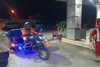 Personel Polsek Tikung saat melaksanakan patroli objek vital di wilayah Kecamatan Tikung, Kabupaten Lamongan, Jumat (9/10/2026). (Dok. Ho/RadarBangsa.co.id)