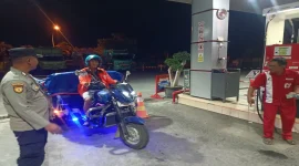 Personel Polsek Tikung saat melaksanakan patroli objek vital di wilayah Kecamatan Tikung, Kabupaten Lamongan, Jumat (9/10/2026). (Dok. Ho/RadarBangsa.co.id)