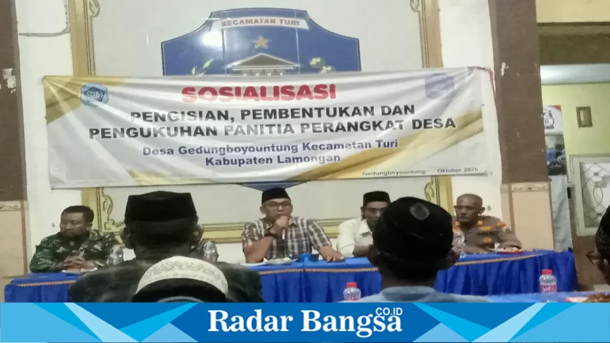 Sosialisasi pengisian dan pembentukan panitia perangkat Desa Gedongboyountung, Kecamatan Turi, Lamongan. (Dok. Ho/RadarBangsa.co.id)