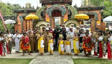 Peresmian Purana Tembaga dalam rangkaian upacara Njejer Piodalan dan Pasupati Purana di Pura Kerta Bhuwana Giri Wilis, Nganjuk, Senin, 26 Oktober 2026. (Dok. Ho/RadarBangsa.co.id)                                                                                            