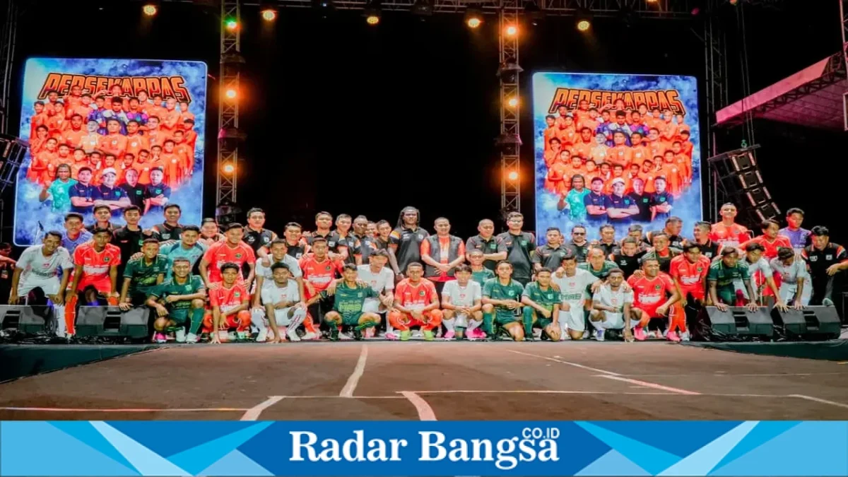 Peluncuran skuad dan jersey Persekabpas dalam Persekabpas Fest 2026 di Taman Candra Wilwatikta, Pandaan. (Dok. Ho/Persekabpas/RadarBangsa.co.id).