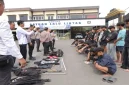 Polisi mengamankan 26 pemuda yang diduga hendak tawuran di wilayah Karanggeneng, Lamongan. (Dok. Ho/Polres Lamongan/RadarBangsa.co.id).
