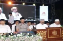 Kegiatan doa kebangsaan di halaman Mapolres Sampang, Selasa (20/10/2026), dihadiri unsur Forkopimda, alim ulama, tokoh masyarakat, santri, dan pelajar. (Dok. Ho/RadarBangsa.co.id)