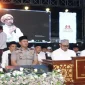 Kegiatan doa kebangsaan di halaman Mapolres Sampang, Selasa (20/10/2026), dihadiri unsur Forkopimda, alim ulama, tokoh masyarakat, santri, dan pelajar. (Dok. Ho/RadarBangsa.co.id)