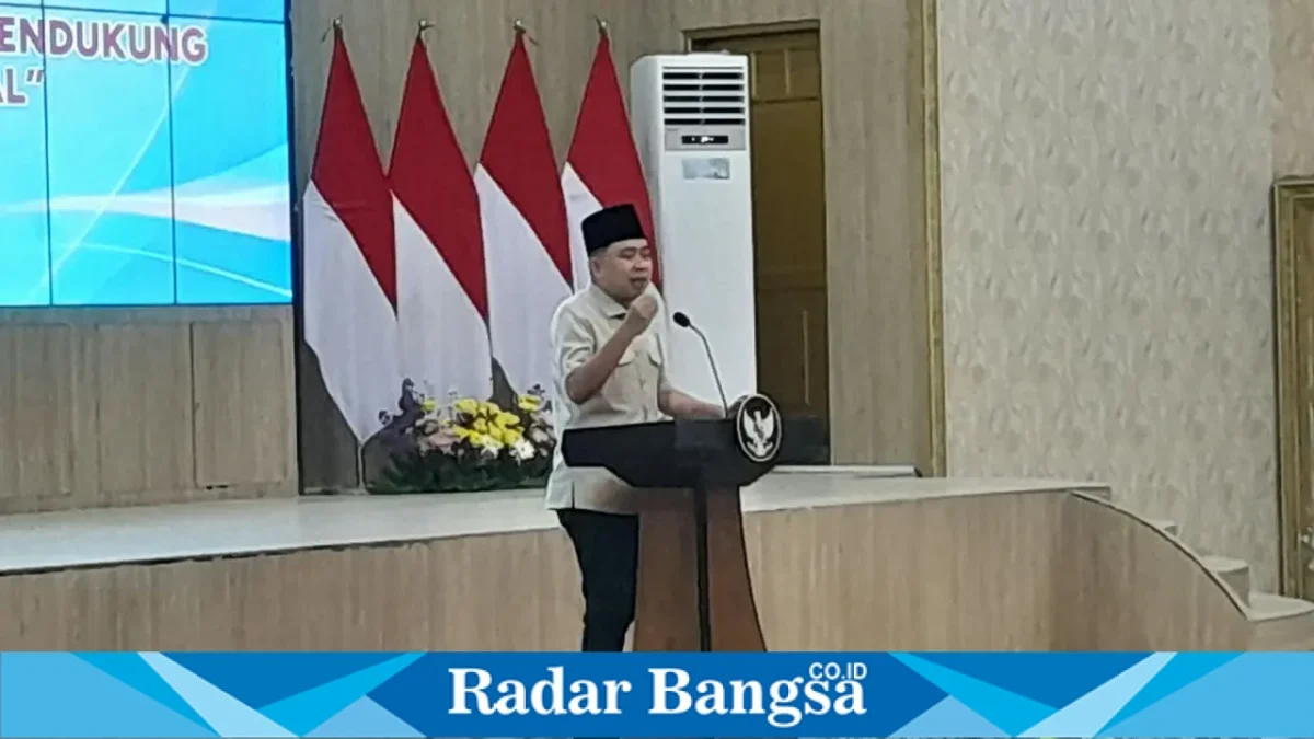 Bupati Jember Mohammad Fawait bersama jajaran Komisi II DPR RI dan Kementerian Dalam Negeri dalam rapat koordinasi pusat dan daerah di Pendopo Wahyawibawagraha, Jember, Kamis (15/10/2026). (Dok. Ho/RadarBangsa.co.id)
