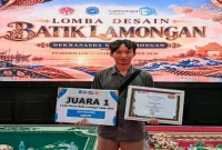 Muhammad Reovany mengangkat pesan Sapta Paweling Sunan Drajat menjadi motif batik dalam Lomba Desain Batik Lamongan 2026.