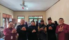 Tim RS Bhayangkara TK III Pusdik Watukosek menggelar bakti sosial pemeriksaan kesehatan gratis bagi warga Dusun Pabean, Desa Kejapanan, Kecamatan Gempol, Kabupaten Pasuruan, Jumat (16/10/2026). (Dok. Ho/RadarBangsa.co.id)