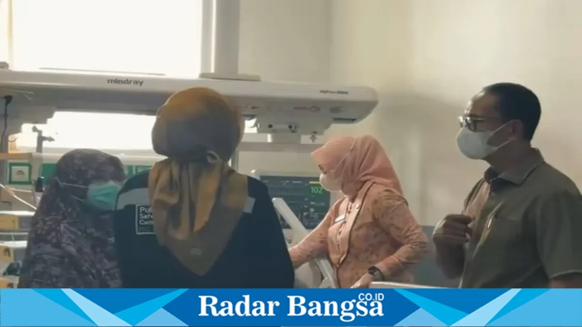 Direktur RSUD H. Moh Ruslan Kota Mataram memberikan keterangan terkait penanganan korban pembacokan. (Dok. Ho/RadarBangsa.co.id).