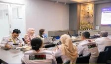 Perwakilan IPAC Assistance bersama jajaran direksi RSUD H. Moh. Ruslan Kota Mataram saat pertemuan di Aula Manajemen RSUD H. Moh. Ruslan Kota Mataram, Rabu (21/10/2026). (Dok. Ho/RadarBangsa.co.id)