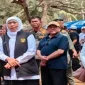 Gubernur Jawa Timur Khofifah Indar Parawansa saat menghadiri kegiatan Sapa Bansos dan Bakti Sosial di Pantai Slopeng, Kabupaten Sumenep, 14 Oktober 2026. (Dok. Ho/RadarBangsa.co.id)