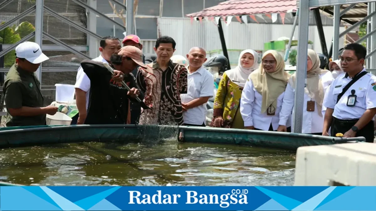 Tim verifikator STBM Award saat meninjau penerapan sanitasi berbasis masyarakat di Sidoarjo, Rabu (30/9/2026). (Dok. Ho/RadarBangsa.co.id)