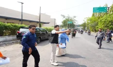 Subandi Tata Perbatasan Sidoarjo-Surabaya, Parkir Liar dan PKL Jadi Sorotan