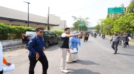 Bupati Sidoarjo Subandi meninjau rencana penataan kawasan perbatasan Sidoarjo-Surabaya. Jumat, 23 Oktober 2026 (Dok Foto Ho/RadarBangsa.co.id)