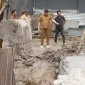 Bupati Sidoarjo H. Subandi meninjau pembangunan rumah pompa di kawasan Jalan Jati dan Sekardangan, Senin (26/10/2026). (Dok Foto Ho/RadarBangsa.co.id)
