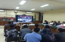 Sri Haryuni, Kassubag Keuangan Dinas ESDM Jatim, memberikan kesaksian dalam sidang perkara dugaan pungli perizinan di Pengadilan Tipikor Surabaya, Rabu (21/10/2026). (Dok. Yuda/RadarBangsa.co.id)