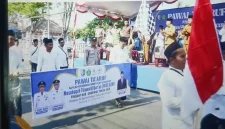 Wakil Bupati Sampang H. Ahmad Mahfudz melepas Kirab Pawai Ta’aruf MTQ ke-32 Kabupaten Sampang, Senin (19/10/2026). (Dok. Ho/RadarBangsa.co.id)