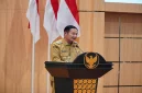 Bupati Lamongan Yuhronur Efendi saat menyampaikan jawaban atas pandangan umum fraksi DPRD terhadap Raperda APBD Tahun Anggaran 2027 di Kantor DPRD Lamongan, Senin (19/10/2026). (Dok. Ho/RadarBangsa.co.id)