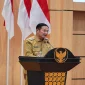 Bupati Lamongan Yuhronur Efendi saat menyampaikan jawaban atas pandangan umum fraksi DPRD terhadap Raperda APBD Tahun Anggaran 2027 di Kantor DPRD Lamongan, Senin (19/10/2026). (Dok. Ho/RadarBangsa.co.id)