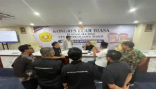 Delegasi Ikatan Alumni UPN Veteran Jawa Timur mengikuti Kongres Luar Biasa di Gedung Wismaya 1, Ruang Warsito, Surabaya, Jumat (30/10/2026). (Dok. Ho/RadarBangsa.co.id)